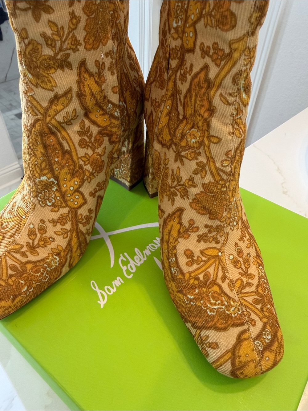 Sam Edelman Paisley Corduroy Block Heel Boots in Mustard Gold 8 / 38.5. RARE